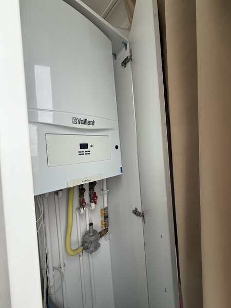 Militari, Politehnica, centrala proprie,